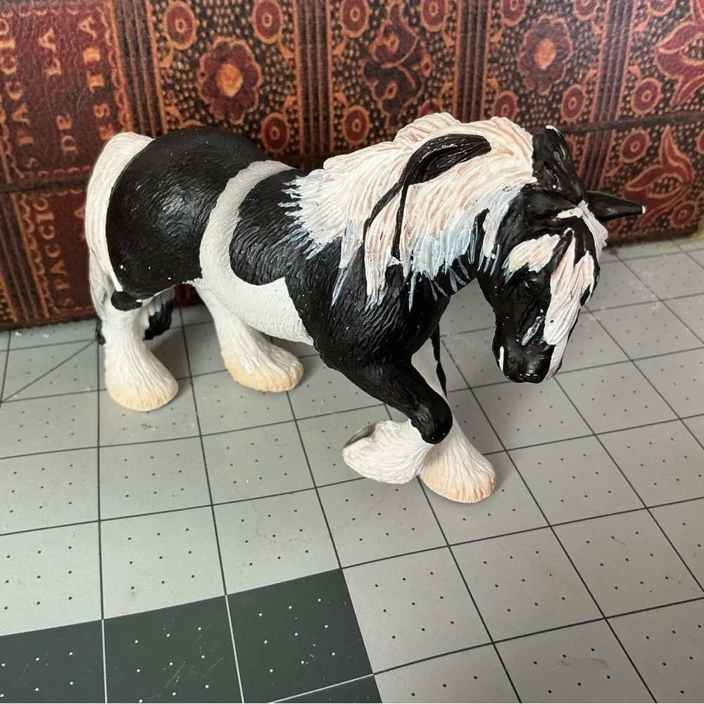 Black and White Horse Figurine - Picture 2 of 5